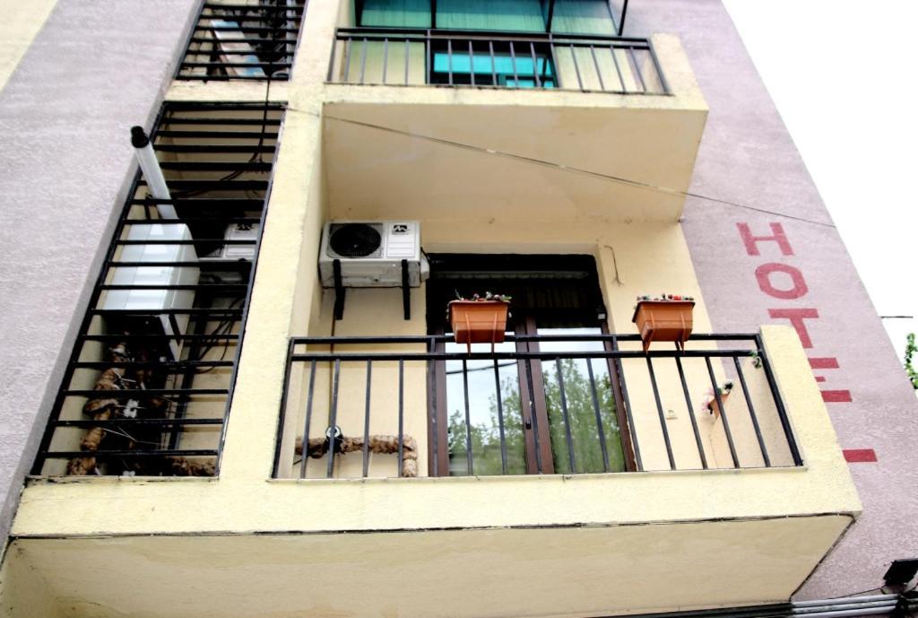 Hotel Richard Tbilisi Exterior photo